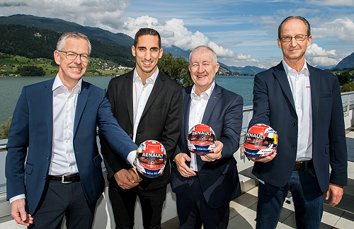 Le coureur automobile suisse Sébastien Buemi a rejoint la famille maxon